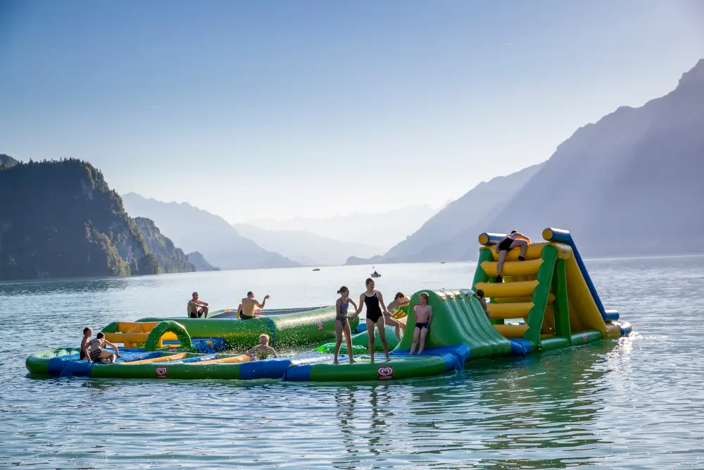 Wasserpark im Brienzersee am Camping Aaregg in Brienz Schweiz