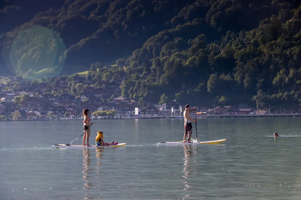 standup paddle tour on lake brienz at camping aaregg in brienz switzerland