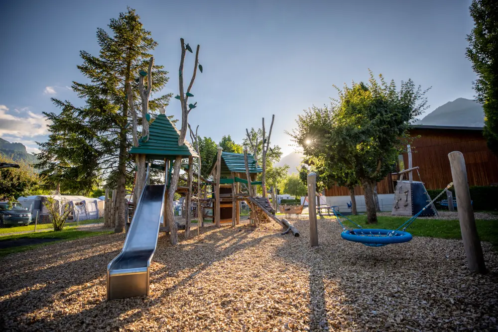 piratenland spielplatz auf dem camping aaregg am brienzersee schweiz