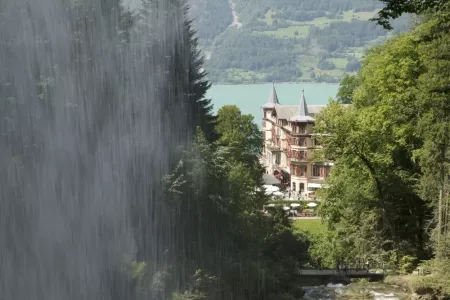 chutes d'eau de giessbach brienz.webp